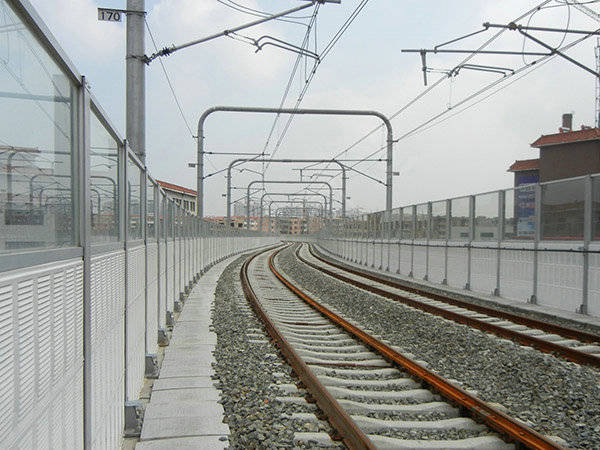 铁路声屏障图片3